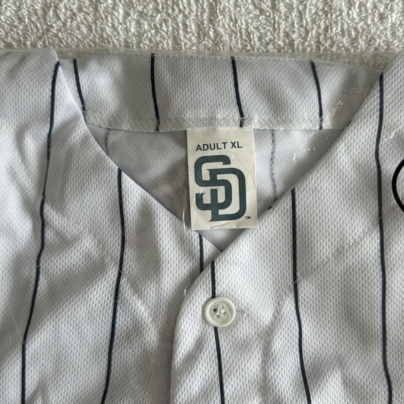 MLB San Diego Padres Adult Jersey - Picture 3 of 11